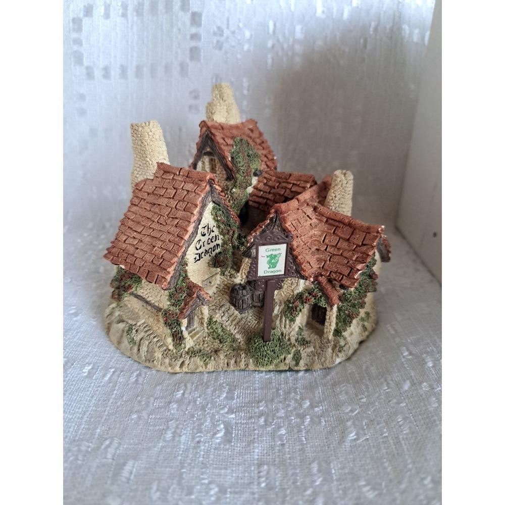 David Winter Cottages Green Dragon Pub Hand Made Collectable Miniature 1983